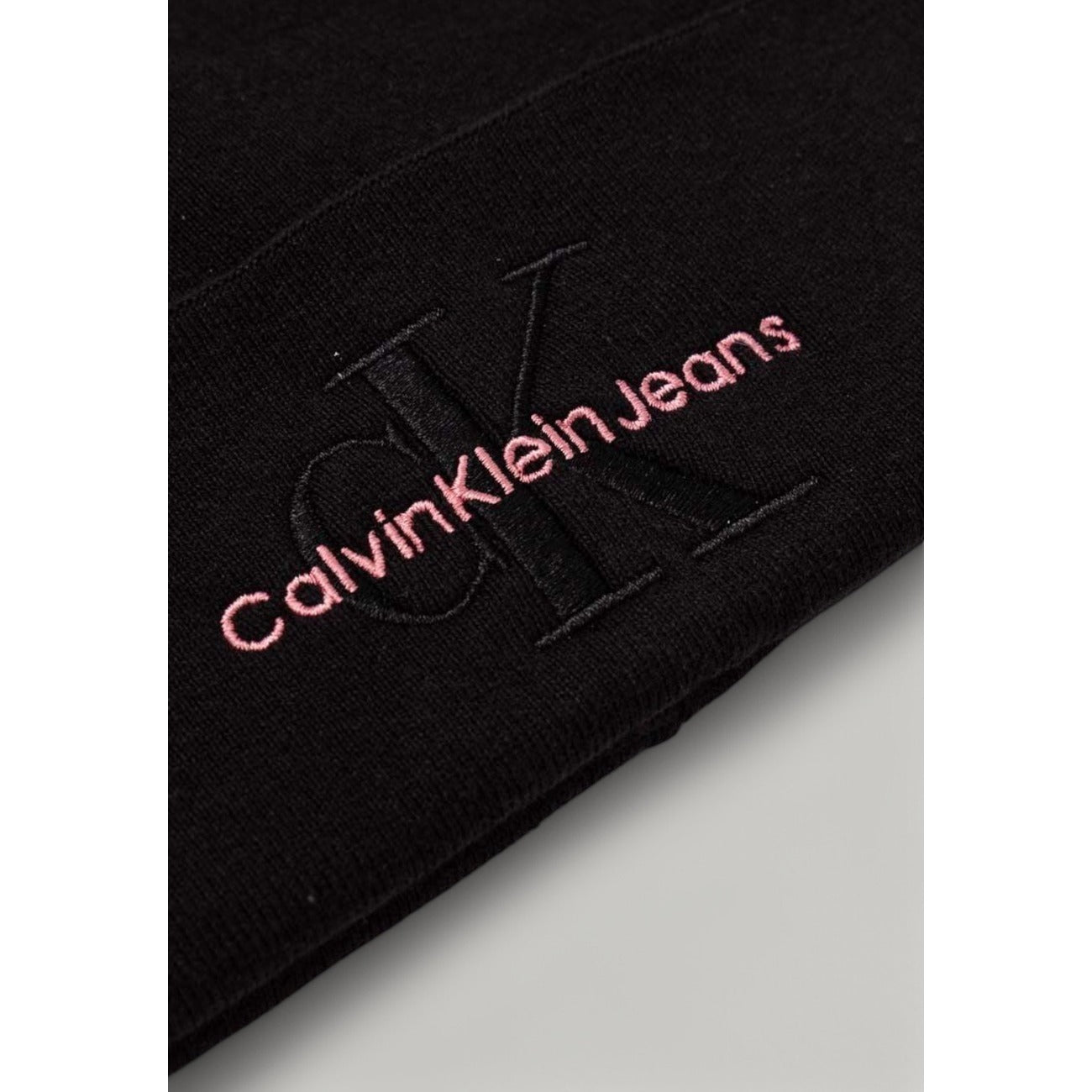 Calvin Klein Jeans Femeie Caciuli - 0